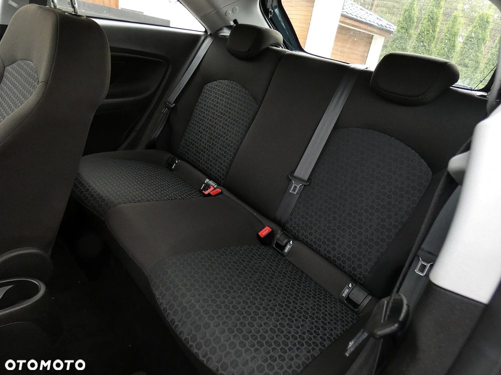 Opel Corsa 1.4 16V Edition 150 - 6