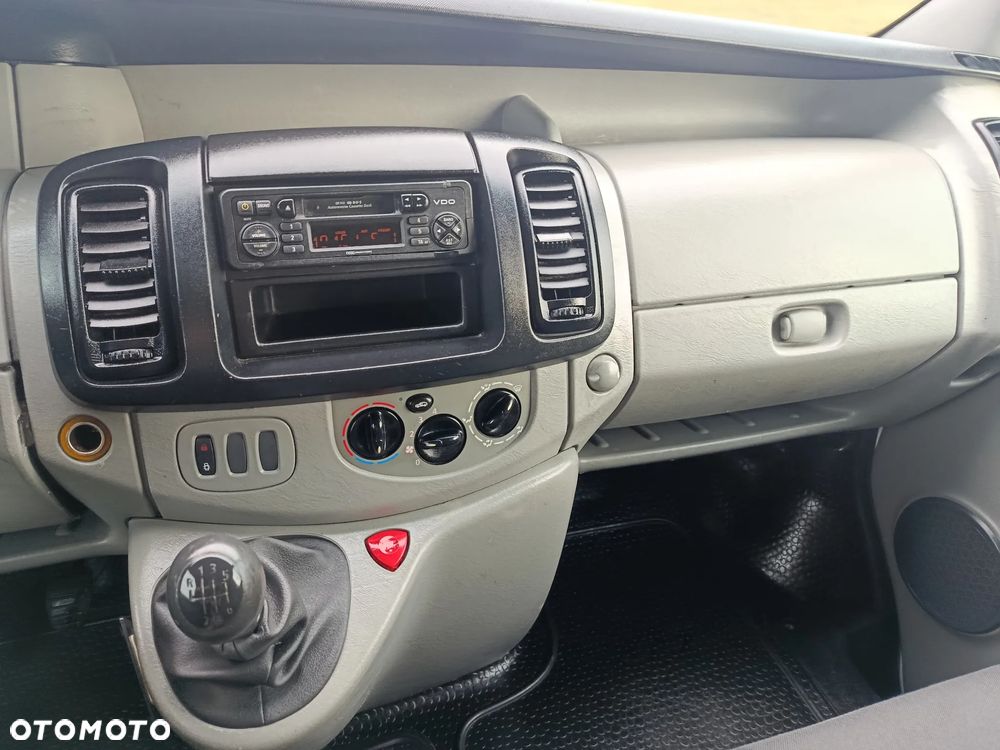 Opel Vivaro - 11
