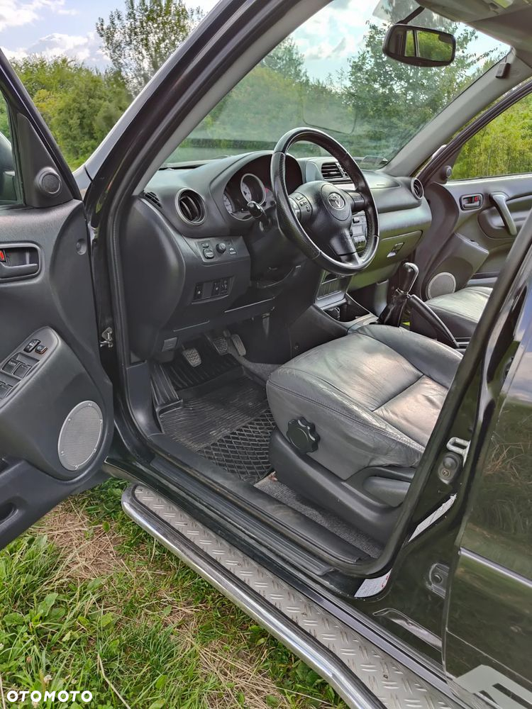 Toyota RAV4 2.0 D-4D 4x4 - 11