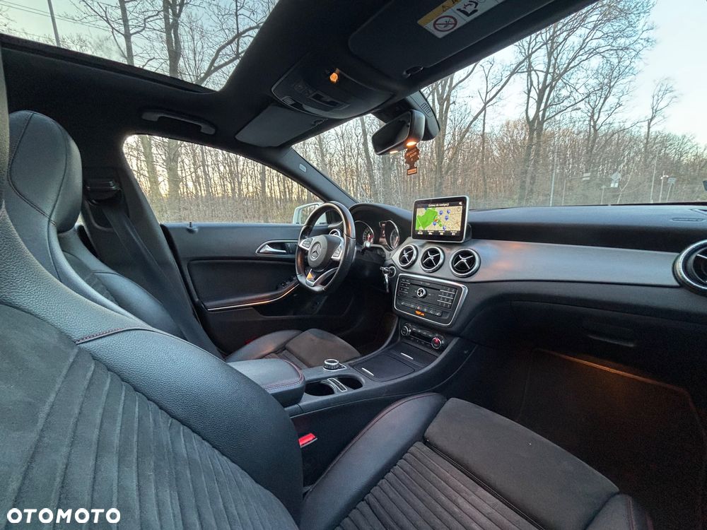 Mercedes-Benz CLA 250 4-Matic AMG Line - 19