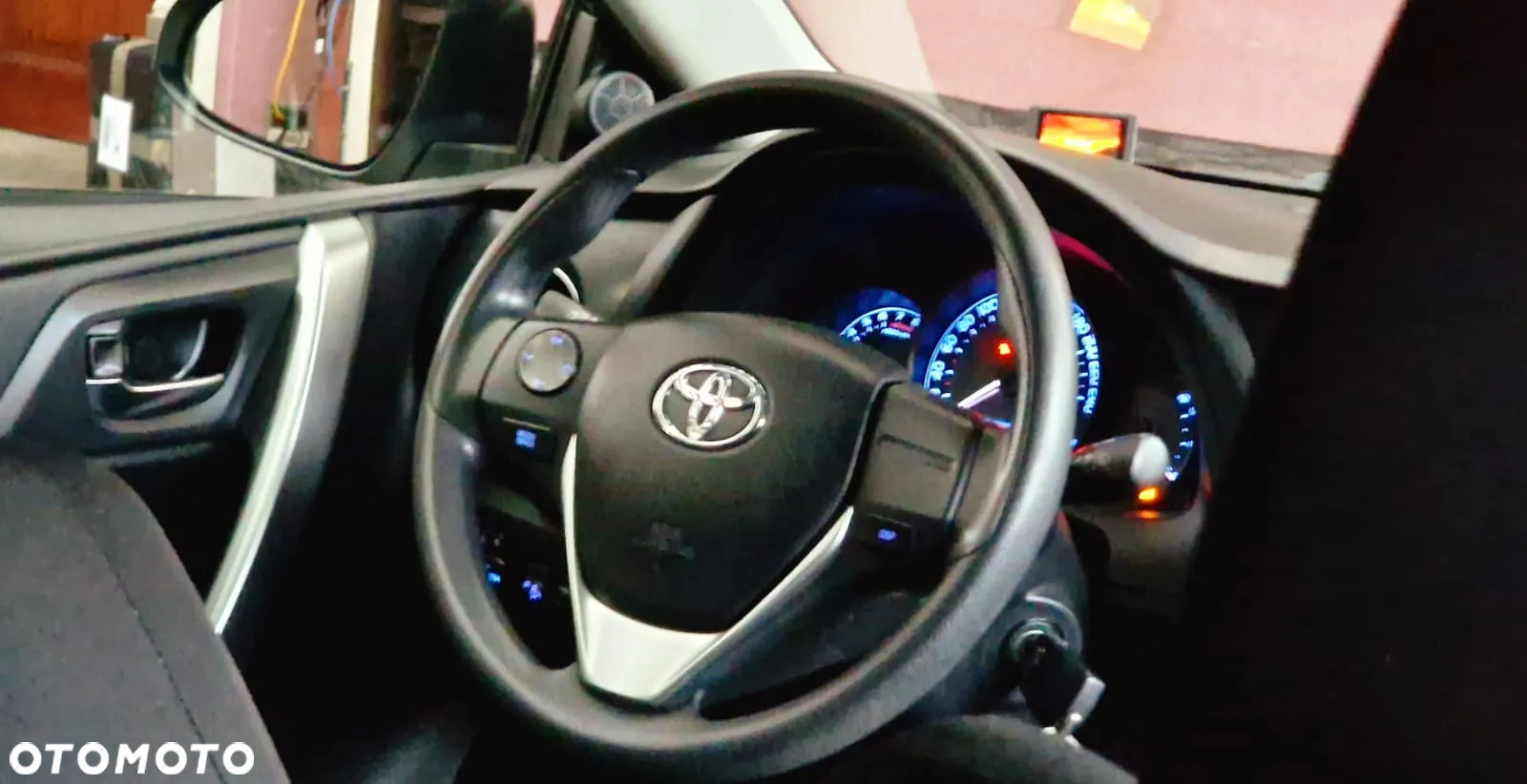 Toyota Auris 1.6 Active - 12