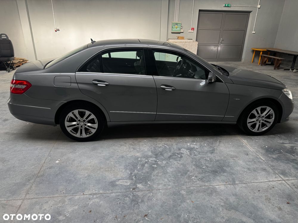 Mercedes-Benz Klasa E 350 CDI DPF 4Matic BlueEFFICIENCY 7G-TRONIC Avantgarde - 5