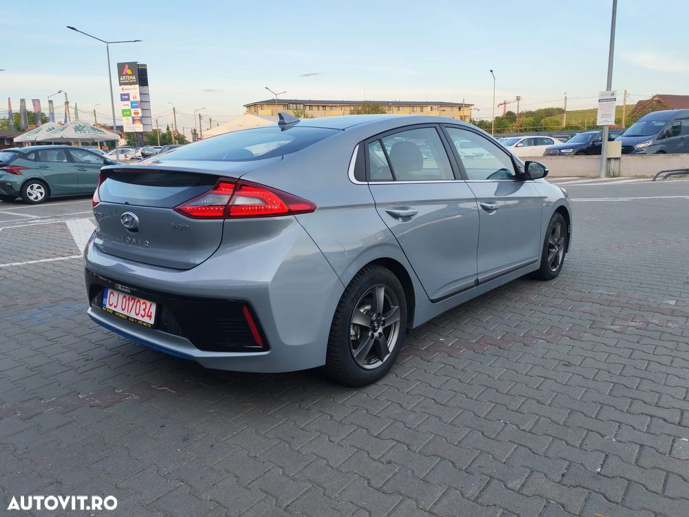 Hyundai IONIQ 1.6 GDI Premium - 9