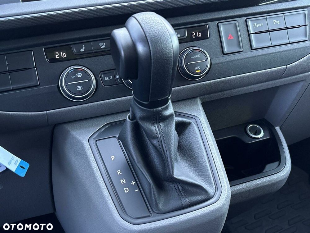 Volkswagen Caravelle - 15