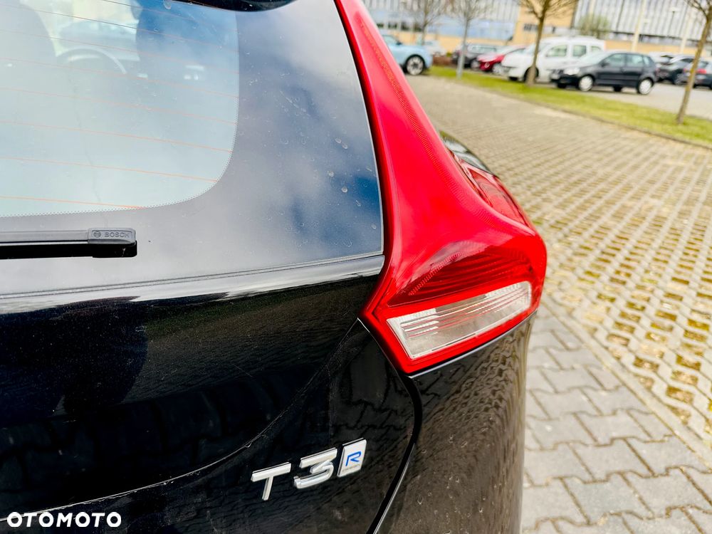 Volvo V40 T3 Drive-E R-Design Momentum - 11