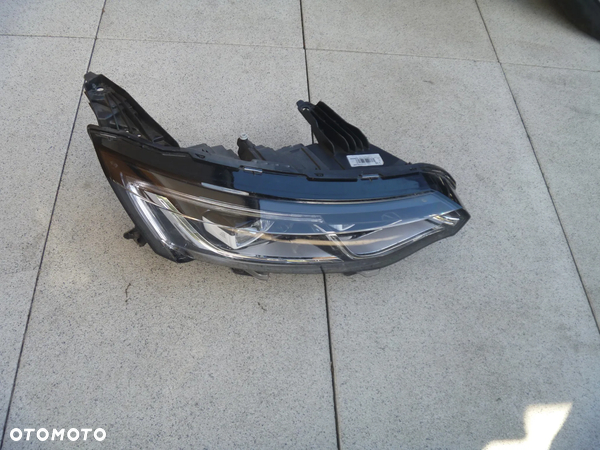 RENAULT TALISMAN LAMPA FULL LED PRAWA  EUROPA 260100184R