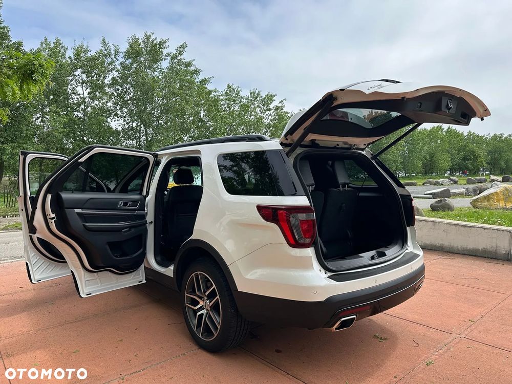 Ford Explorer - 16