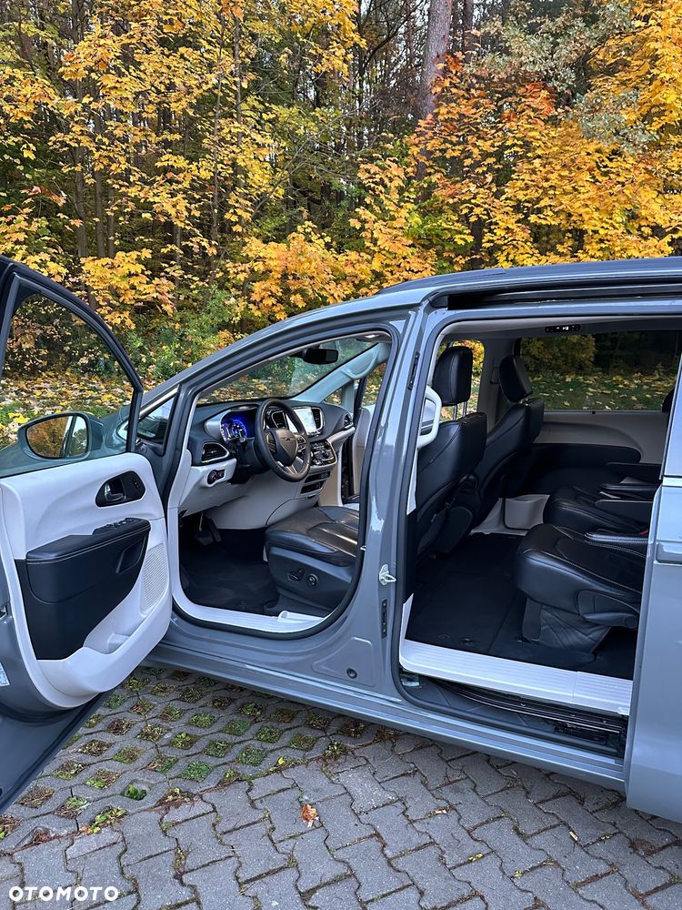 Chrysler Pacifica - 6