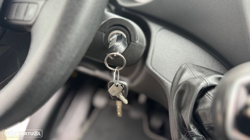 Iveco Daily 3.0 35S16H C/ Plat. Elevatória - 31