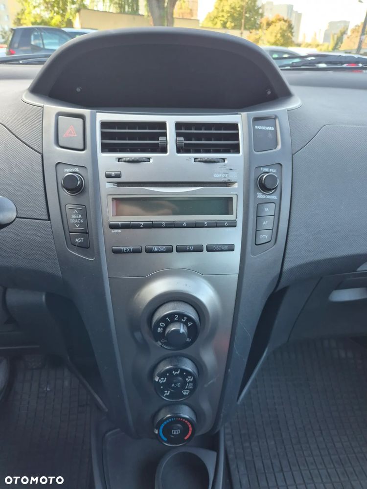 Toyota Yaris 1.33 Luna - 12
