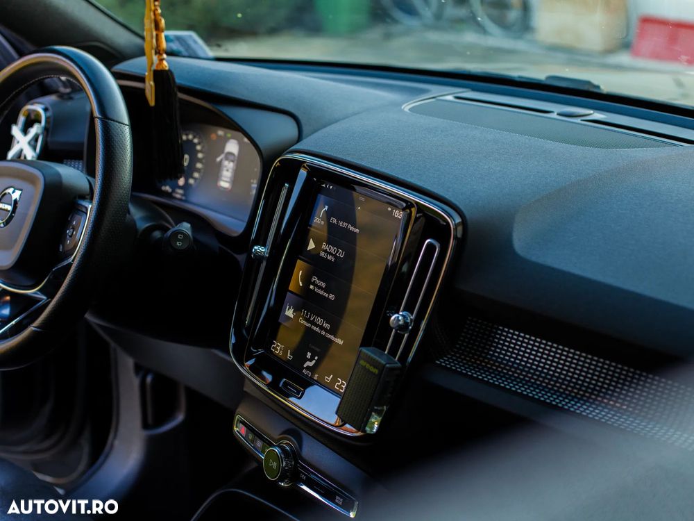 Volvo XC 40 D4 AWD R-Design - 10