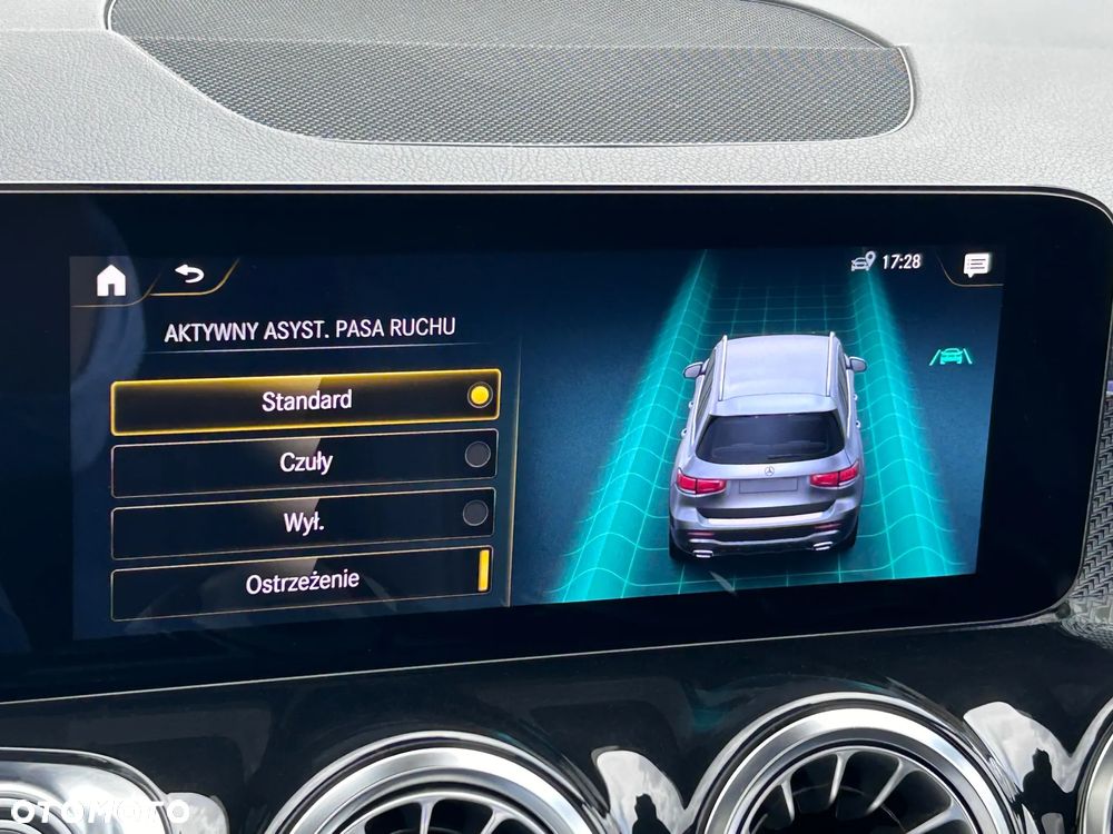 Mercedes-Benz GLB 200 d AMG Line 8G-DCT - 22