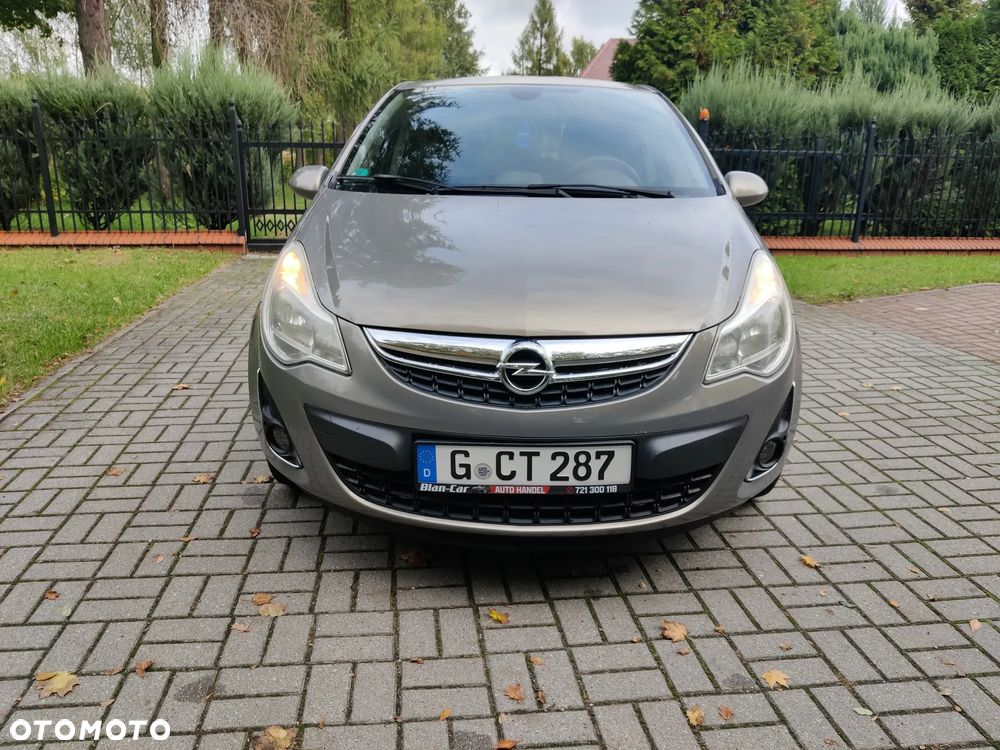 Opel Corsa 1.4 16V 150 Jahre - 3