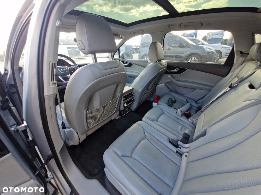 Audi Q7 - 7