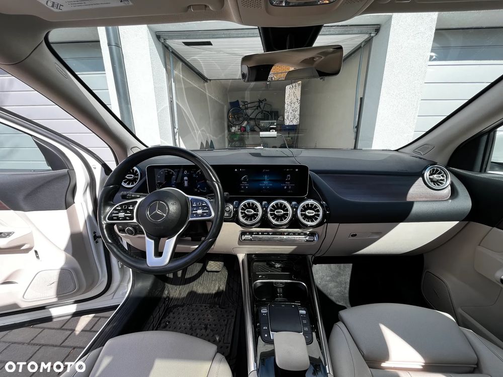 Mercedes-Benz GLA - 17