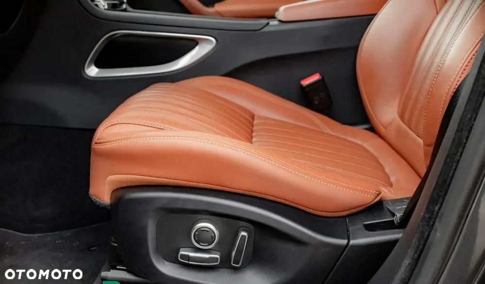 Jaguar F-Pace 2.0 i4P AWD 300 Sport - 17