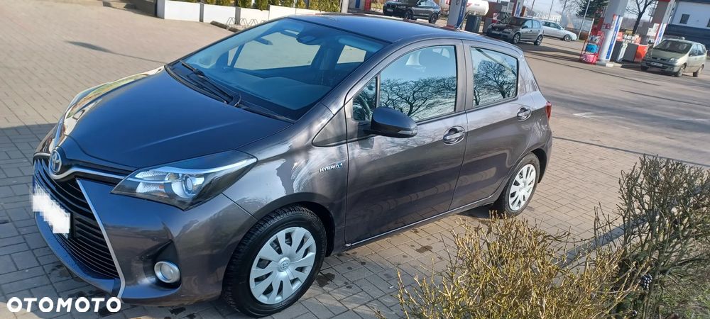 Toyota Yaris Hybrid 100 Life - 1