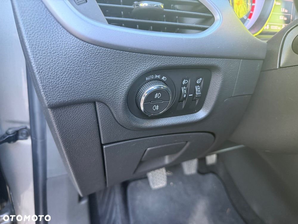 Opel Astra 1.4 Turbo Dynamic - 28