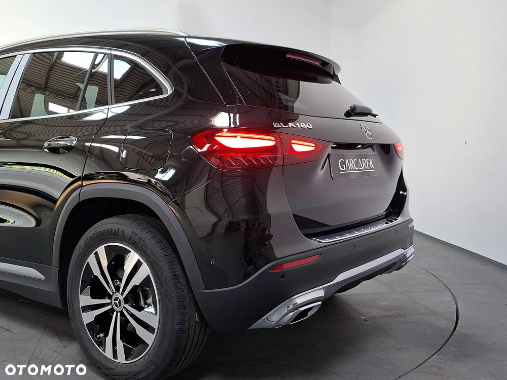 Mercedes-Benz GLA 180 mHEV 7G-DCT - 6