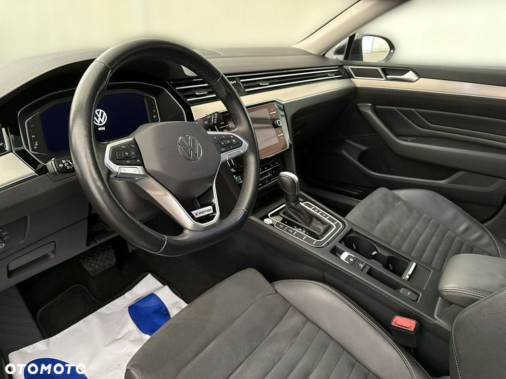Volkswagen Passat - 14
