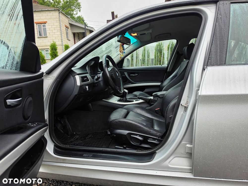 BMW Seria 3 320d - 8