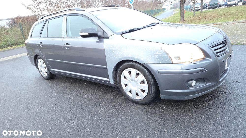 Toyota Avensis 1.8 VVT-i Combi - 2