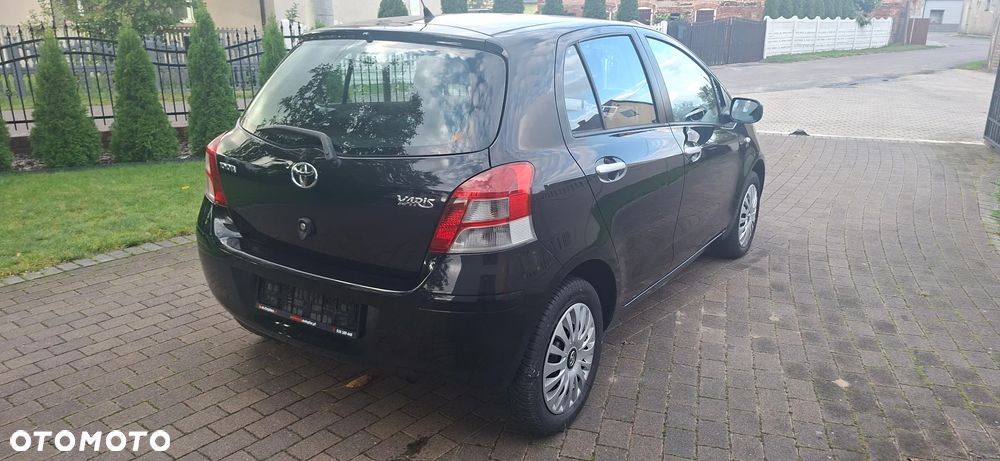 Toyota Yaris 1.0 Entry EU5 - 32