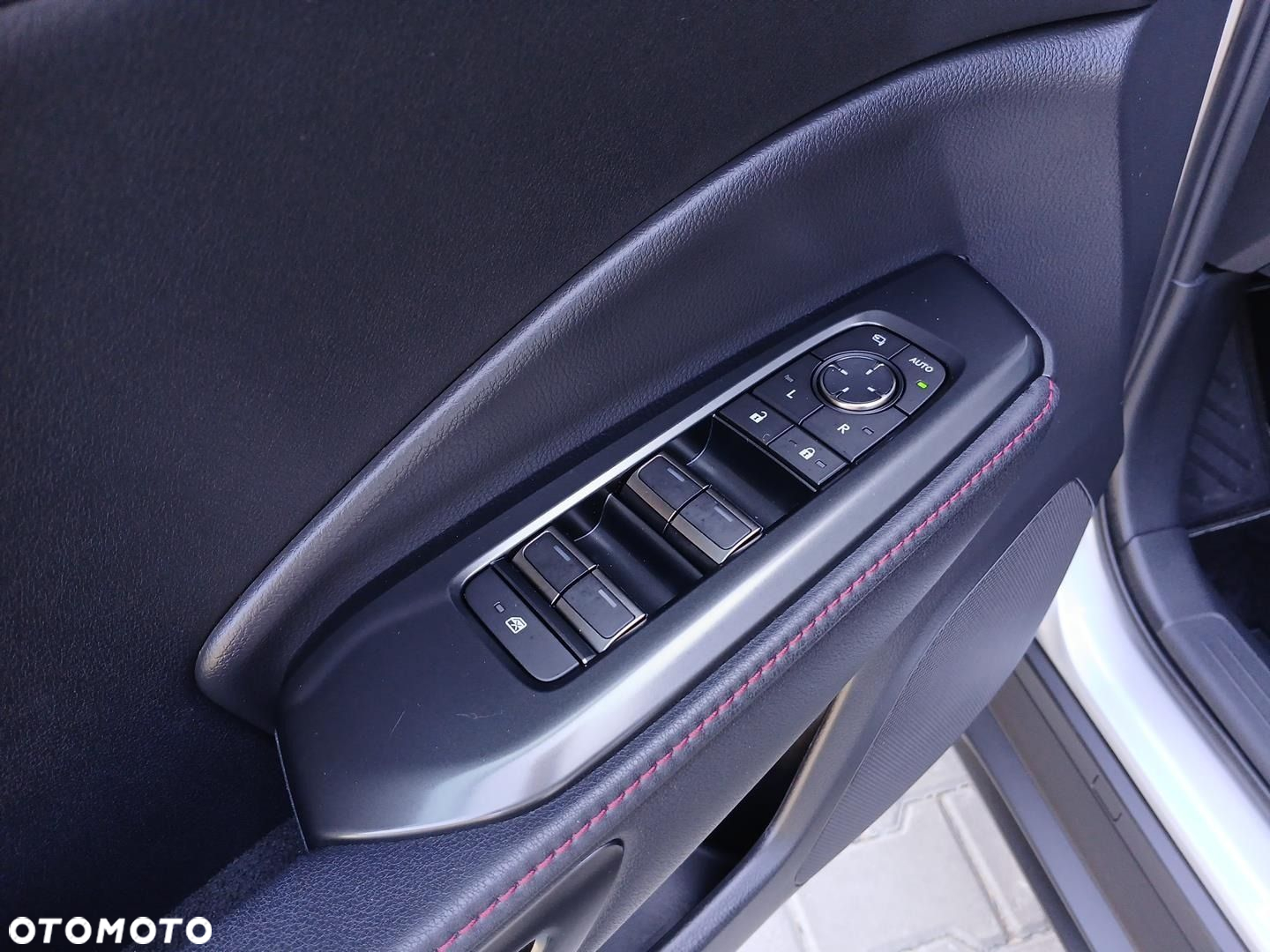 Lexus LBX 1.5 Hybrid Emotion - 22