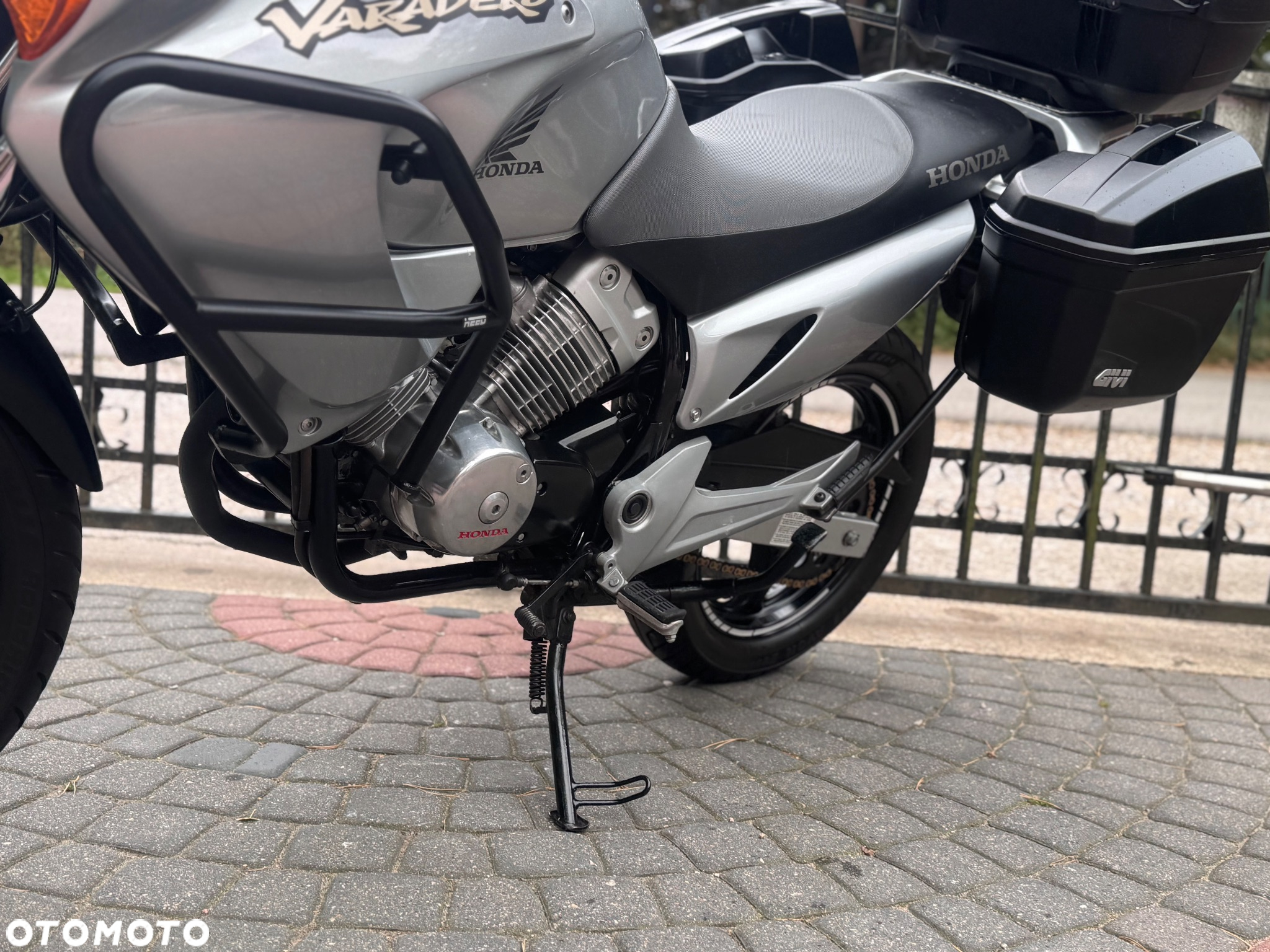 Honda XL - 17