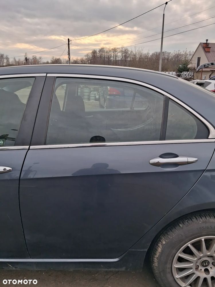 Honda accord VII drzwi lewy tyl NH658P - 1