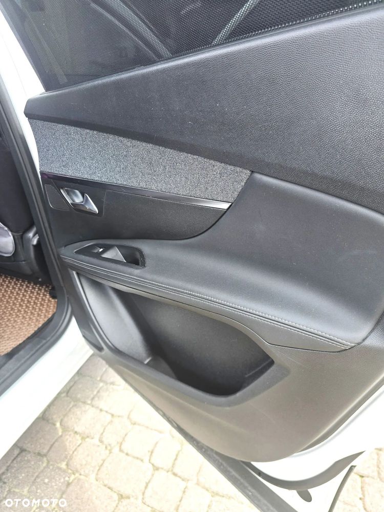 Peugeot 5008 1.2 PureTech Allure S&S EAT6 - 7