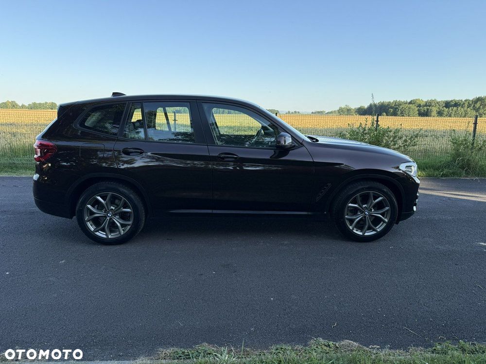 BMW X3 xDrive20i Advantage - 11