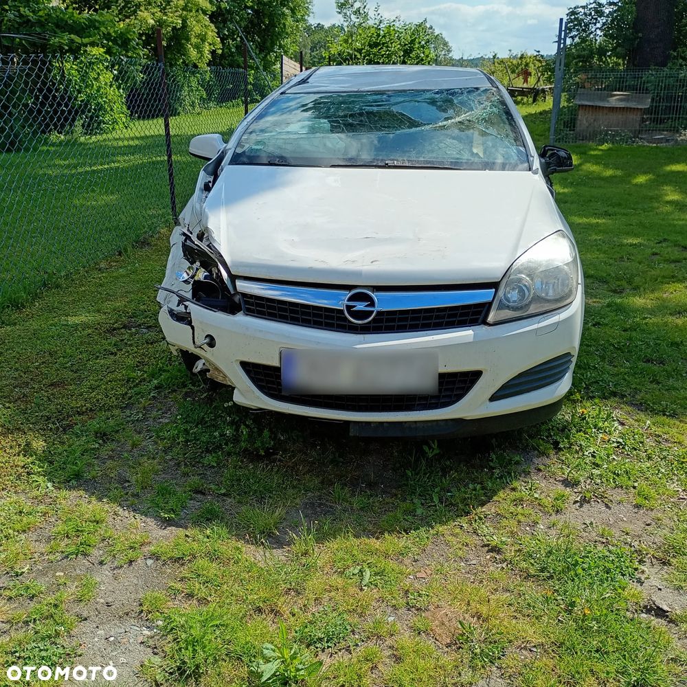 Opel Astra 1.6 Black&White - 1