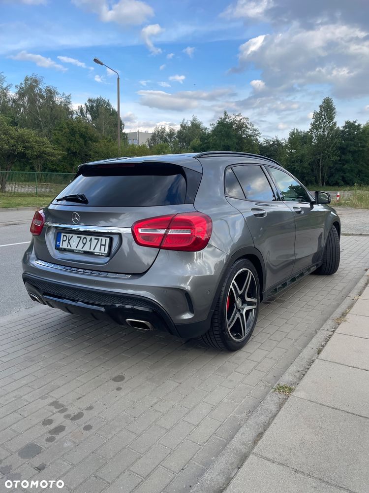 Mercedes-Benz GLA - 7