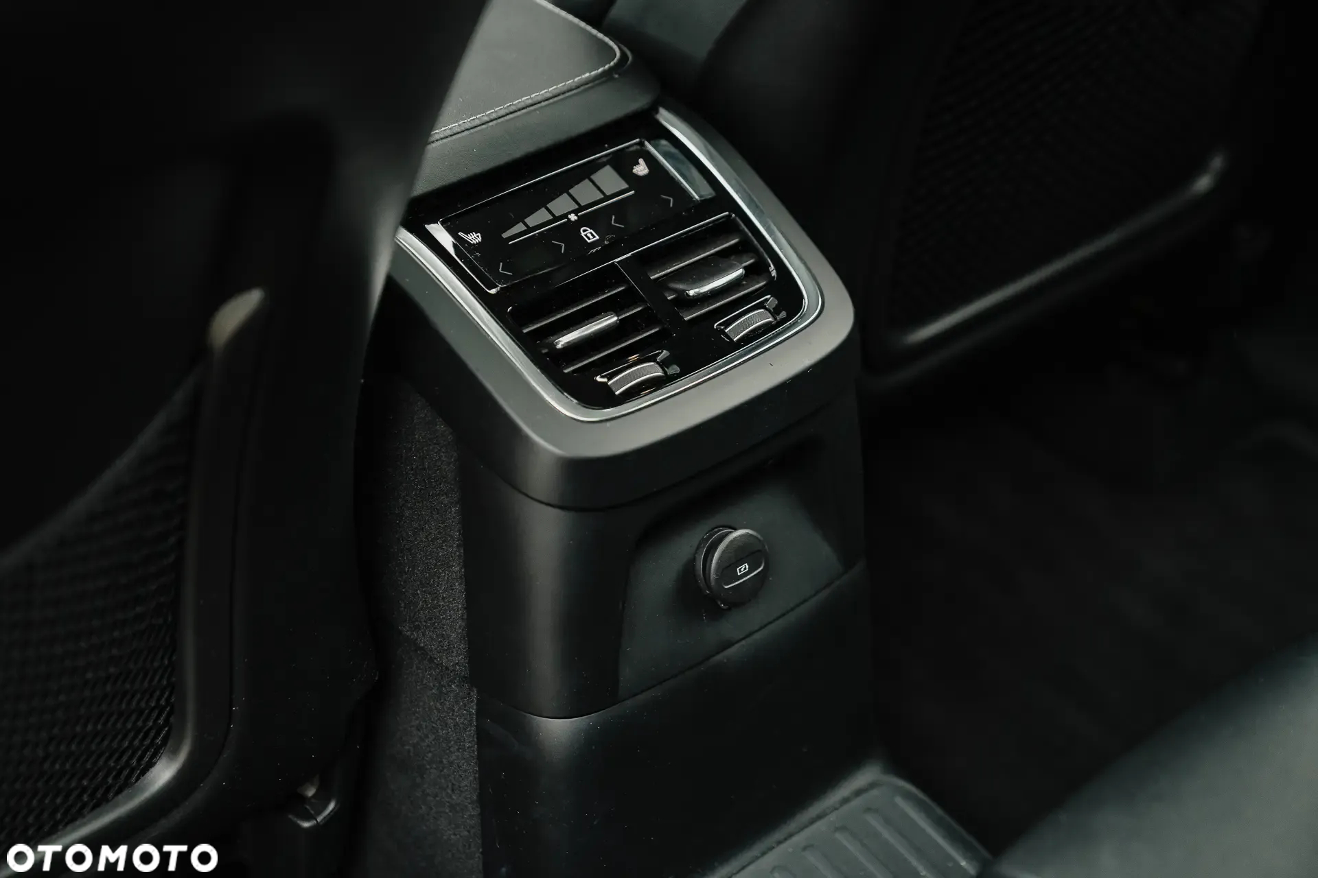 Volvo XC 90 T8 AWD Plug-In Hybrid Inscription 7os - 27