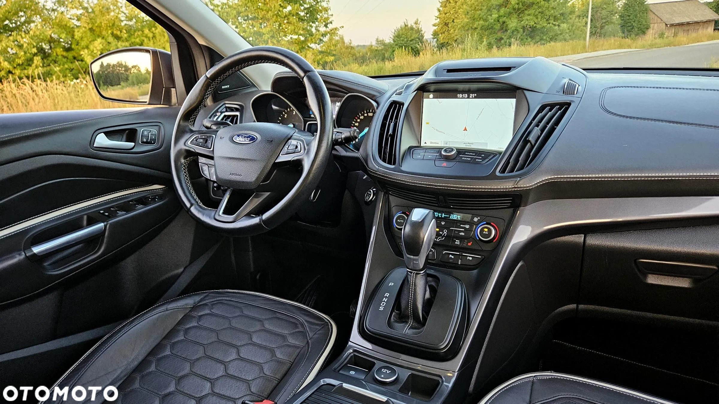 Ford Kuga 2.0 TDCi 4x4 Vignale - 26