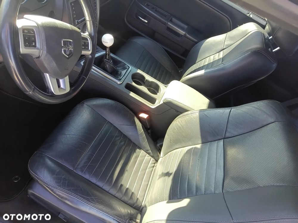Dodge Challenger - 15