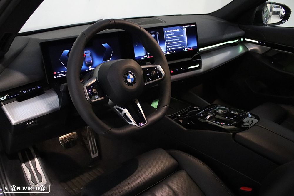 BMW 520 d Pack Desportivo M - 7