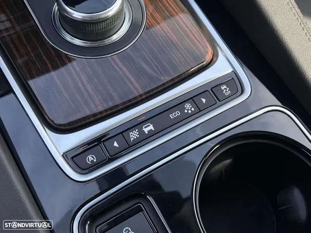 Jaguar F-Pace 2.0 i4D Portfolio AWD Aut. - 12