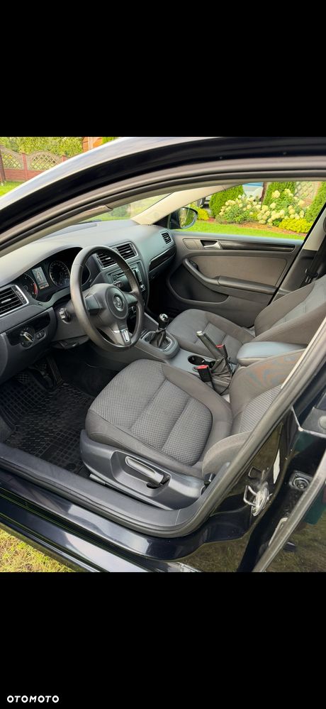 Volkswagen Jetta - 6
