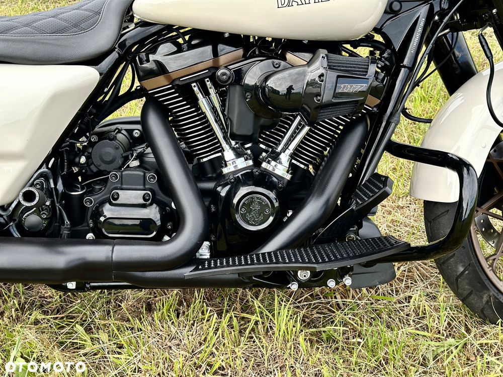 Harley-Davidson Touring Street Glide - 8