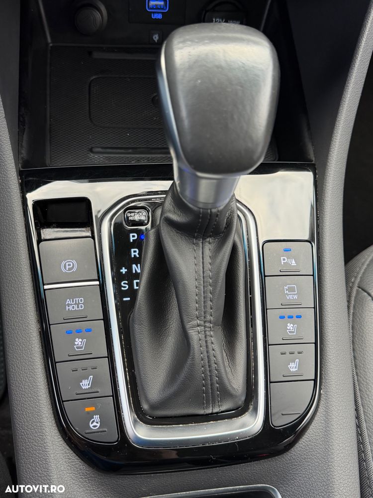 Hyundai IONIQ 1.6 GDI Premium - 16