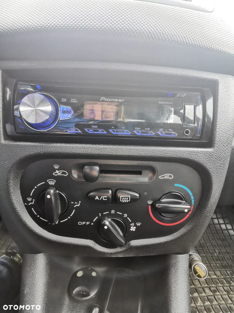 Peugeot 206 plus 1.1 Presence - 12