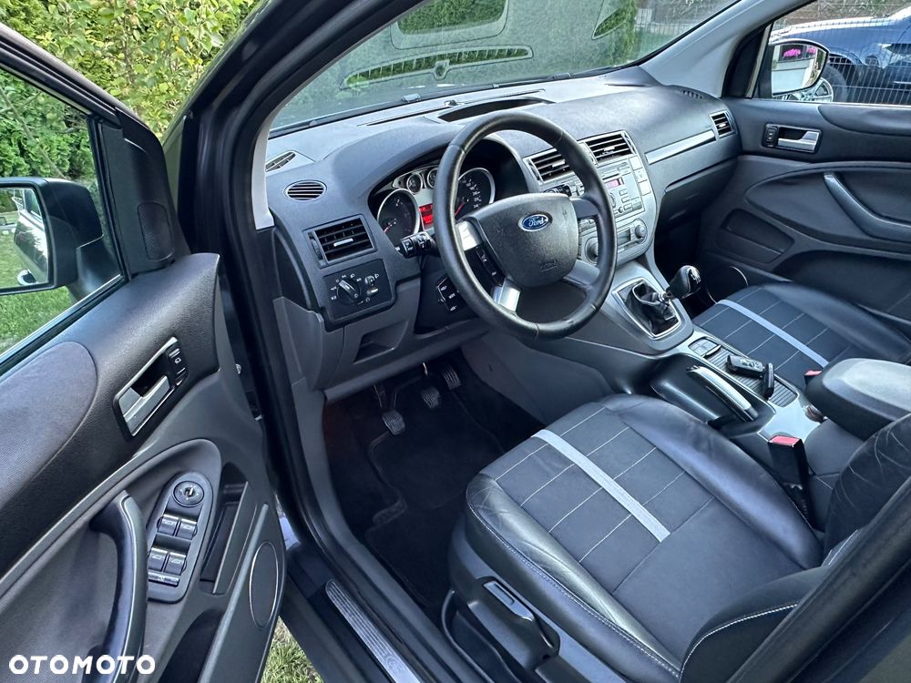 Ford Kuga 2.0 TDCi 4x4 Titanium - 28