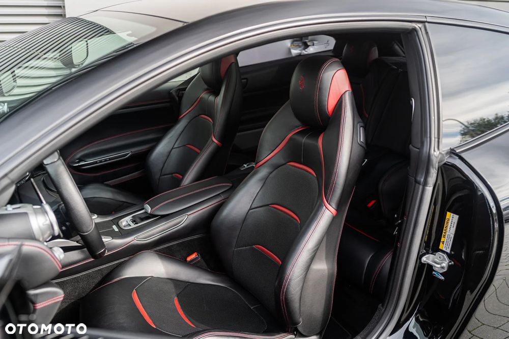 Ferrari GTC4Lusso - 17
