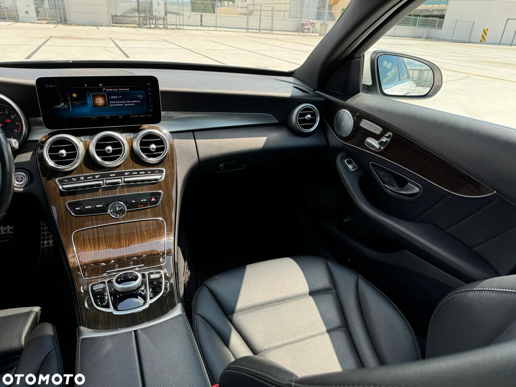 Mercedes-Benz Klasa C 300 4Matic 9G-TRONIC AMG Line - 21