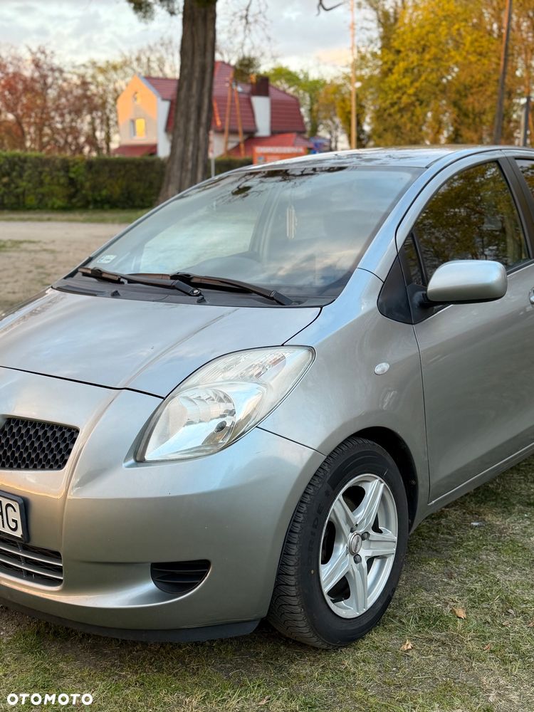 Toyota Yaris 1.3 Sol - 3