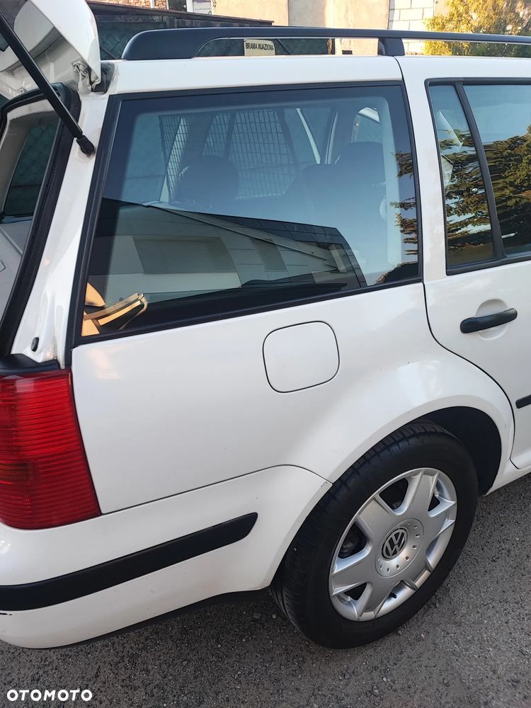 Volkswagen Golf - 34