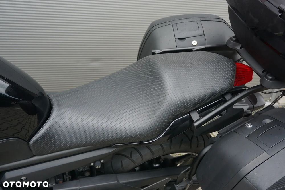 Yamaha XJ - 6