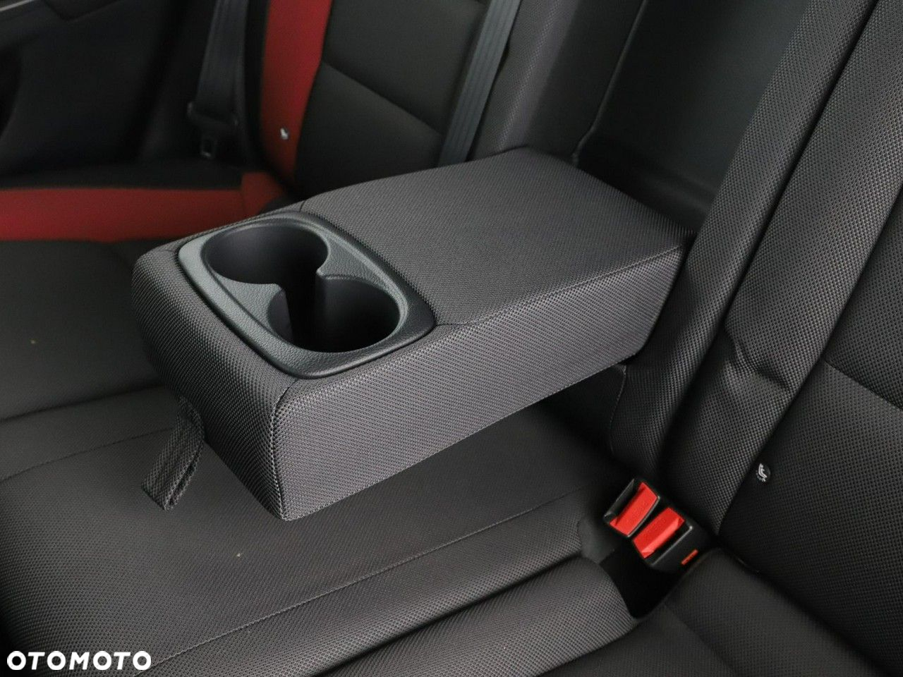 Hyundai i30 1.6 T GDI Turbo - 38